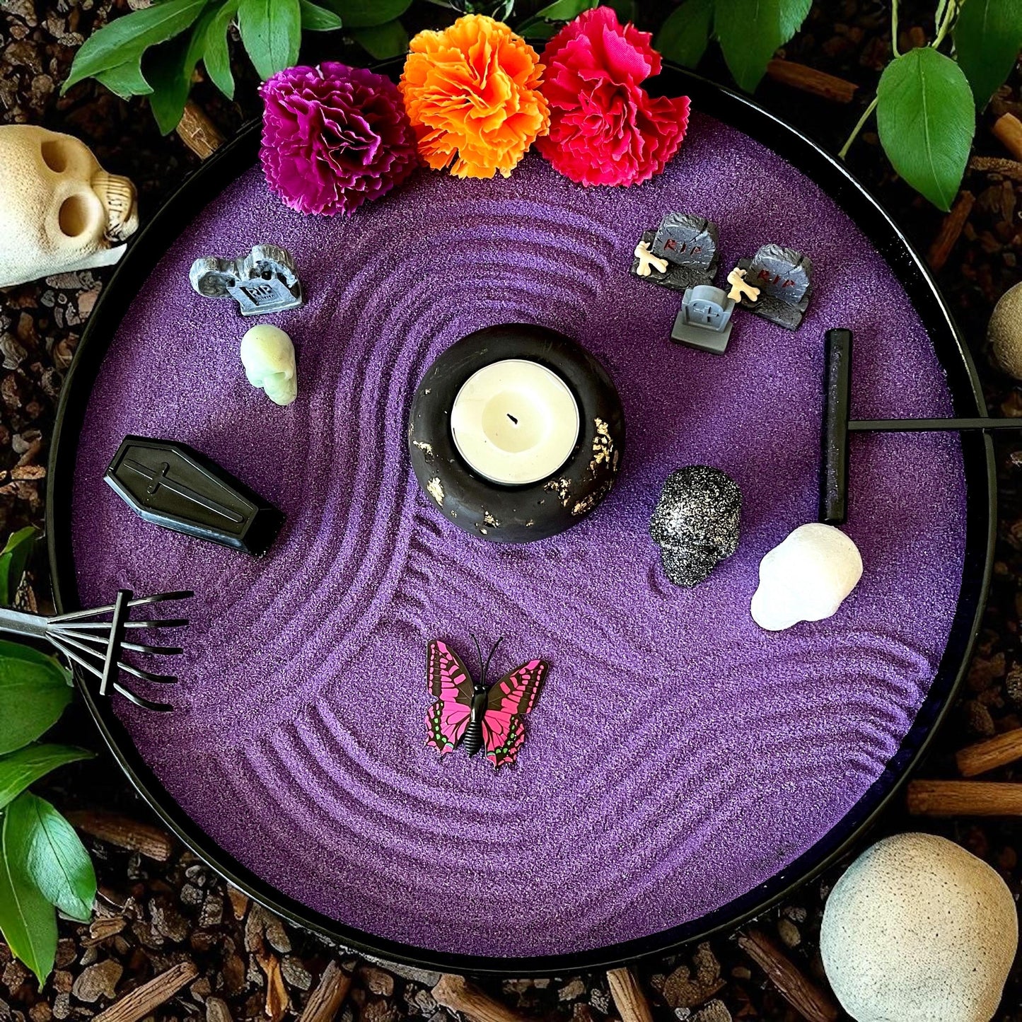 Día de los Muertos zen garden kit with crystal skull and purple sand